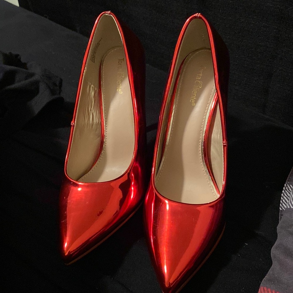 Torta Caliente Red Heels Size 8M